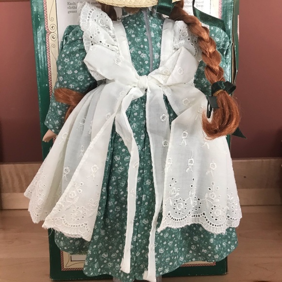 Anne of Green Gables porcelain doll - Picture 8 of 8